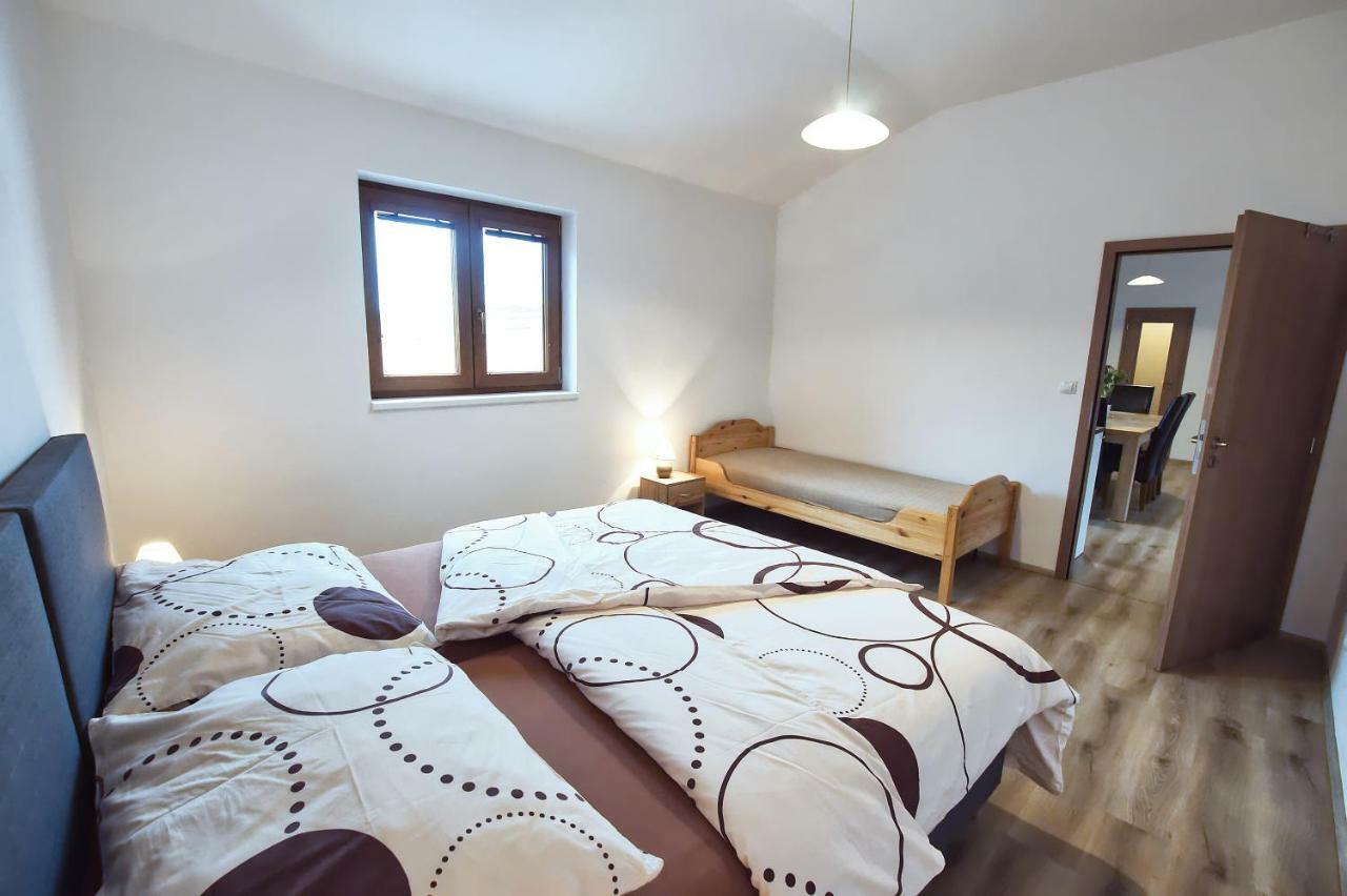 "U Capa" Krasny Apartman V Sedleci Седлец Экстерьер фото