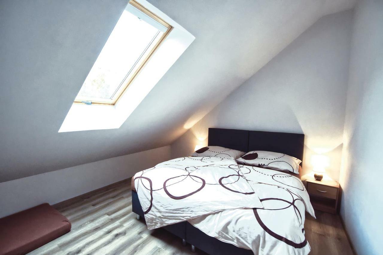 "U Capa" Krasny Apartman V Sedleci Седлец Экстерьер фото